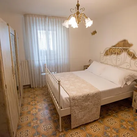 公寓 M&c Vicolo Corto 苏尔莫纳